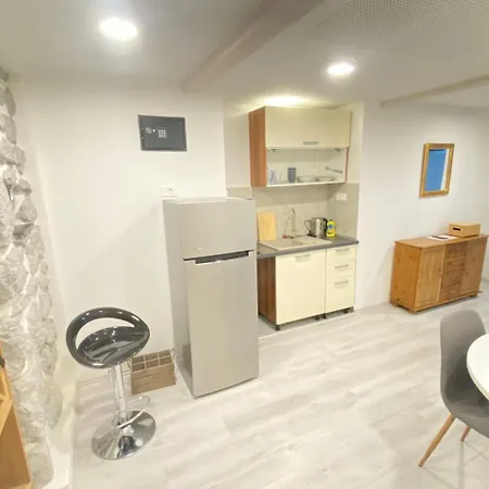 Main Street Dutch Vintage *