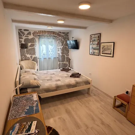 Main Street Dutch Vintage *