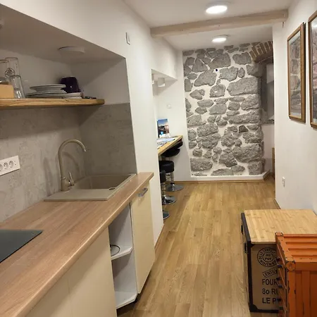 Main Street Dutch Vintage *