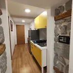 Main Street Dutch Vintage Apartment