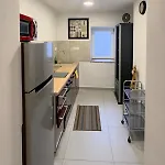 Main Street Dutch Vintage Apartment *