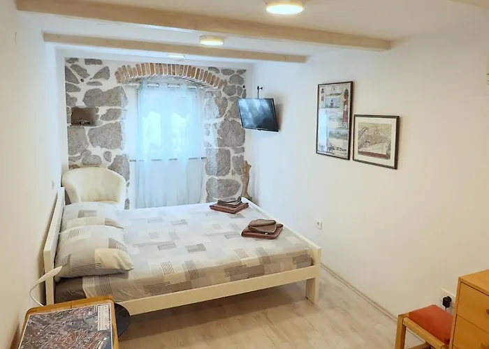 Main Street Dutch Vintage Apartment Rijeka